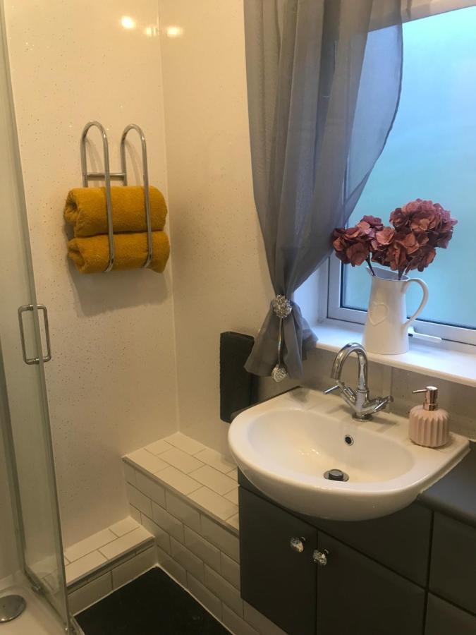 Home Comforts Near Dundee City Centre Bagian luar foto